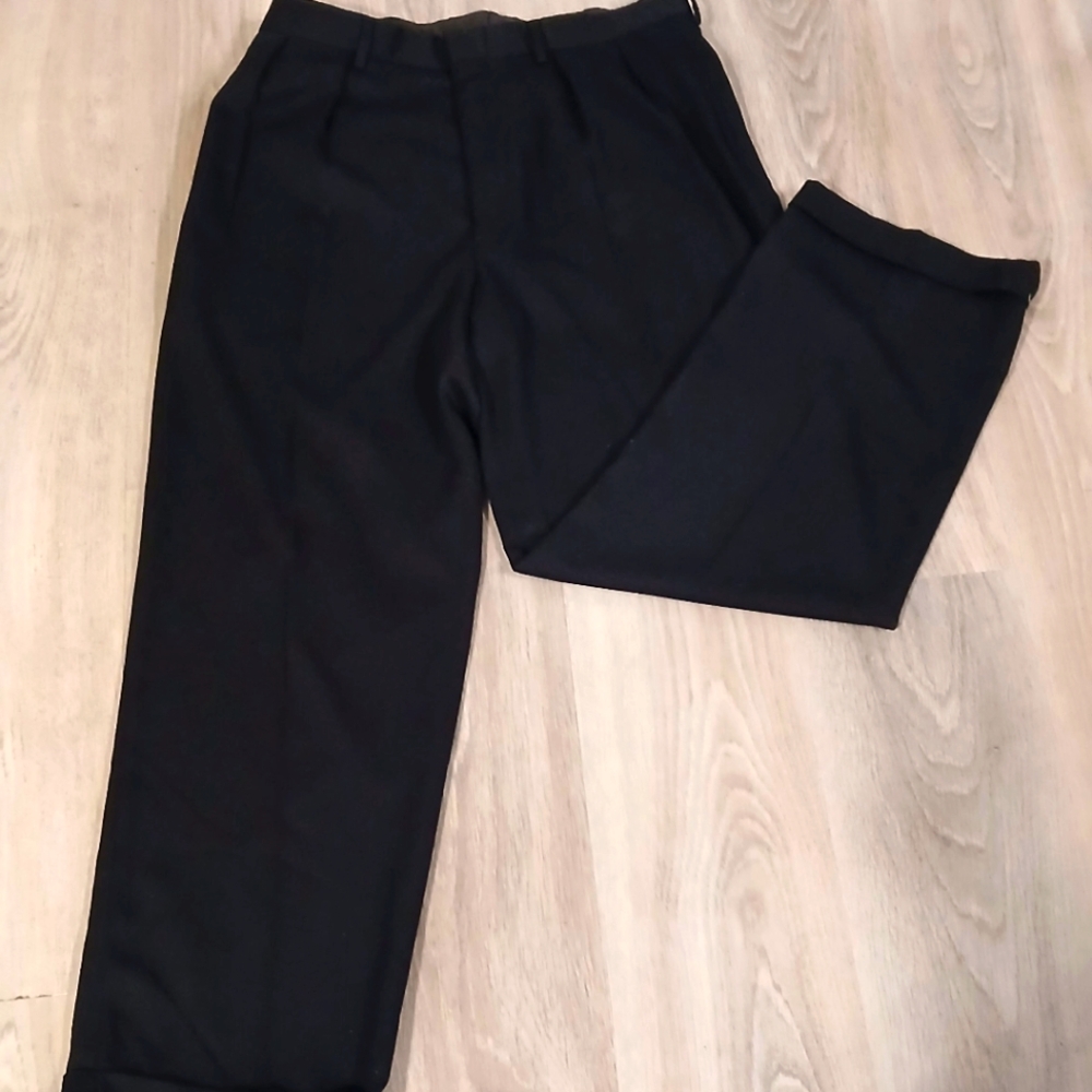 Ralph Lauren Polo Golf Black Pleated Front Size 34X34 LENGTH MEASURES 40"